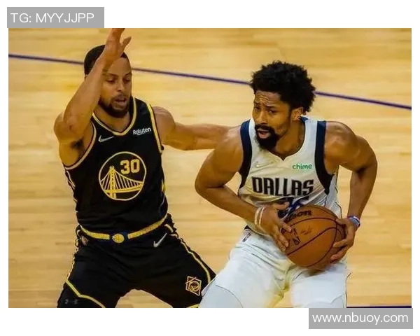 湖人队与掘金队激战正酣赛况分析与精彩瞬间回顾